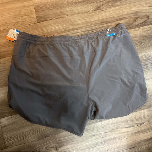 Columbia Gray Omni shield Short Size 3XL NWT - Picture 8 of 9